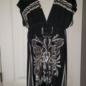 Sunkissed Black and white V neck line back and front large dress